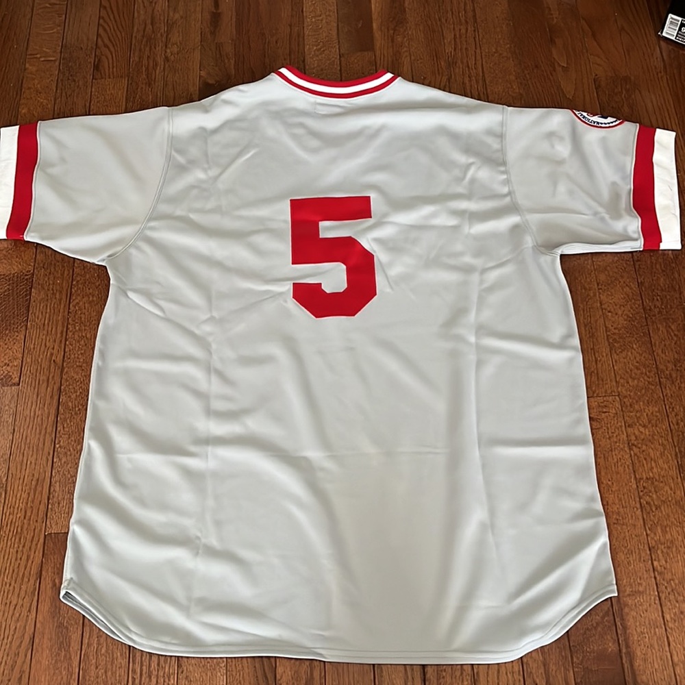 Cincinnati Reds Jersey - Picture 2 of 3